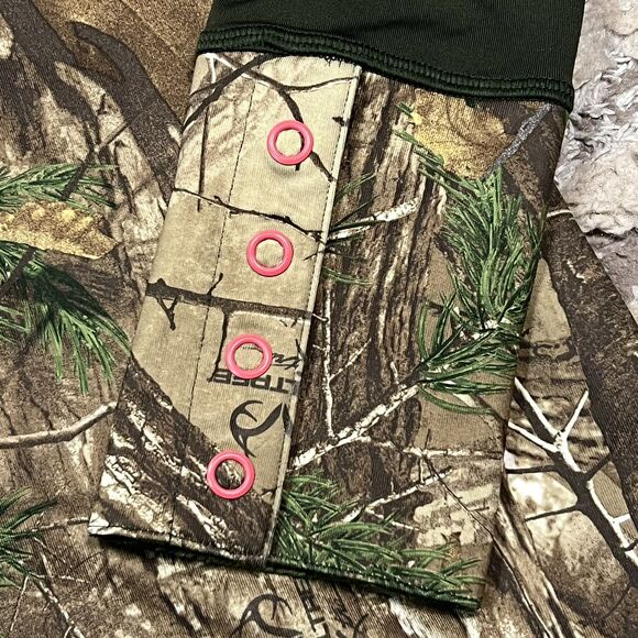 UNDER ARMOUR Scent Control Cold Gear Camo Top Women MEDIUM Hunting Fitted V-Neck - Picture 2 of 10